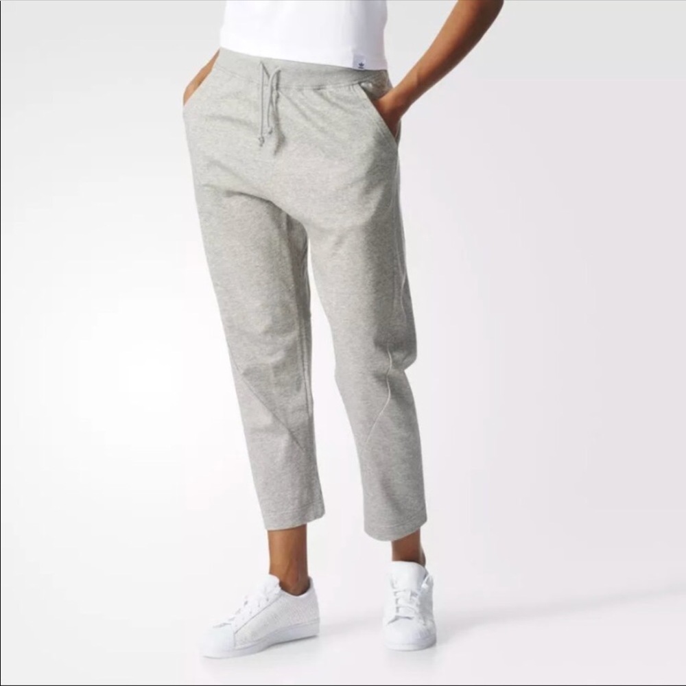 XBYO ADIDAS SWEATS SIZE LARGE